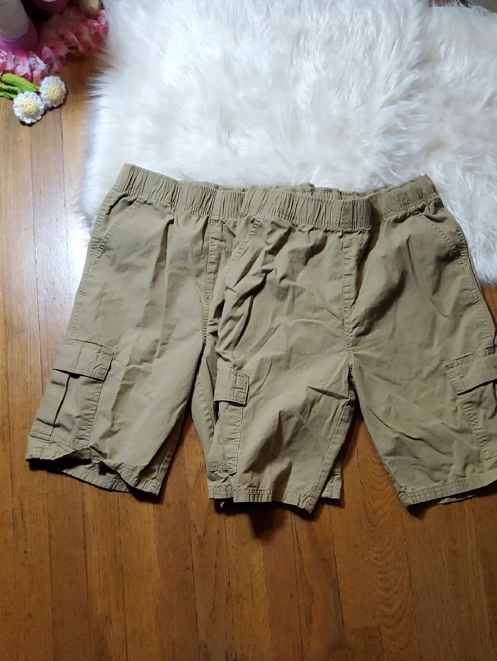 Place lightweight khaki